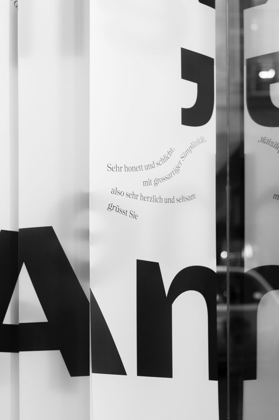 Photo de la vitrine Voirol à Berne.